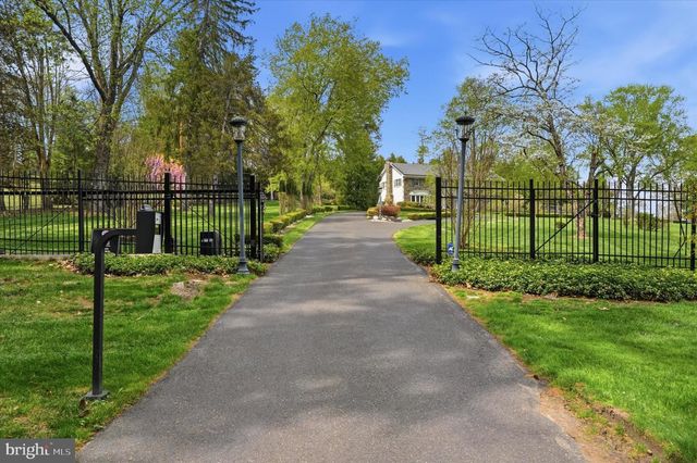 1087 MOUNT EYRE RD, Washington Crossing, PA 18977
