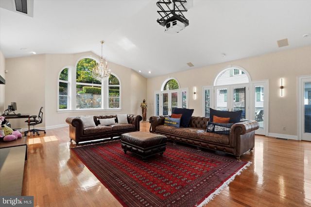1087 MOUNT EYRE RD, Washington Crossing, PA 18977