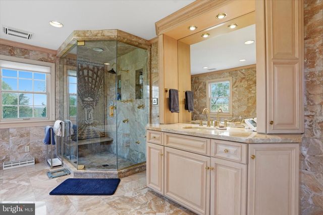 1087 MOUNT EYRE RD, Washington Crossing, PA 18977