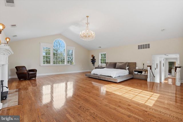 1087 MOUNT EYRE RD, Washington Crossing, PA 18977