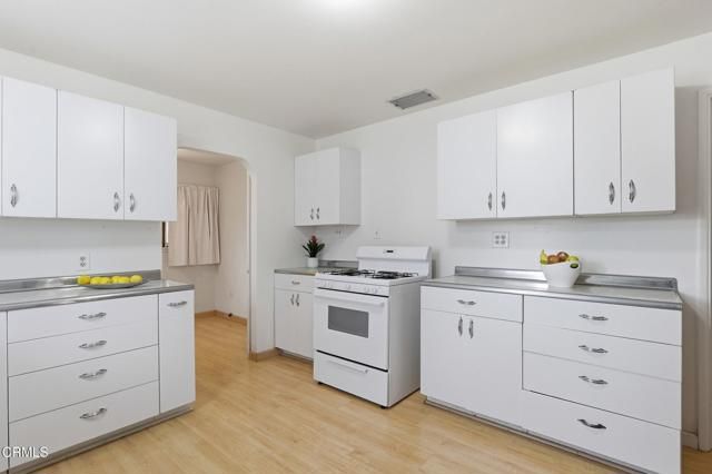 916 E Santa Paula Street, Santa Paula, CA 93060