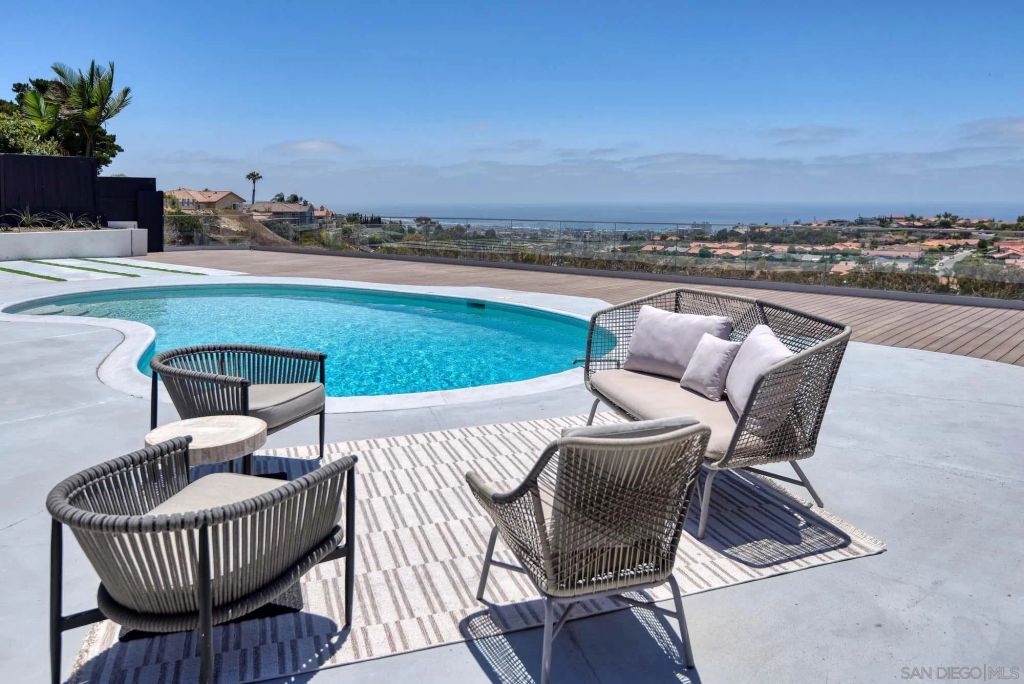 2222 Bahia Dr, La Jolla, CA 92037