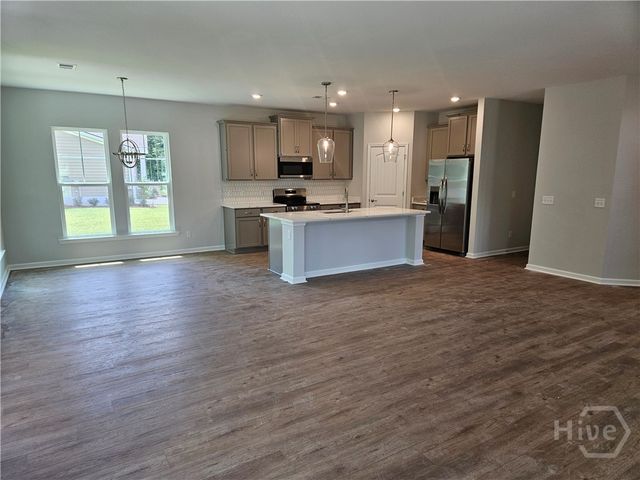 225 Glendale Circle, Richmond Hill, GA 31324