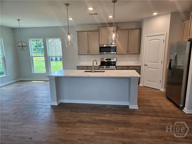 225 Glendale Circle, Richmond Hill, GA 31324