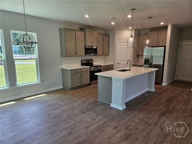 225 Glendale Circle, Richmond Hill, GA 31324