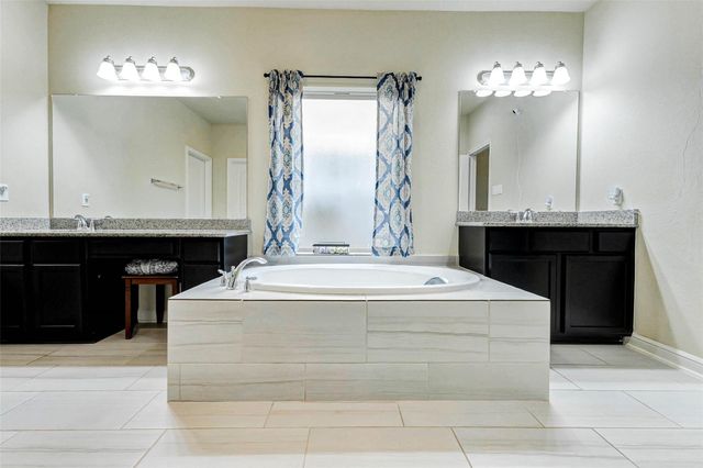 5319 Lauren Manor Drive, Brookshire, TX 77423