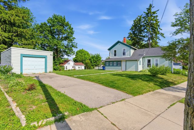 327 Silver Street, Elgin, IL 60123