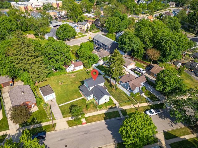 327 Silver Street, Elgin, IL 60123