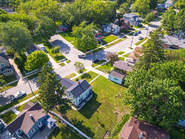 327 Silver Street, Elgin, IL 60123