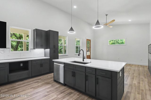 7510 Mahoney Drive, Pass Christian, MS 39571