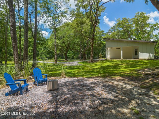 7510 Mahoney Drive, Pass Christian, MS 39571