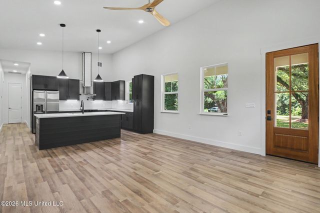 7510 Mahoney Drive, Pass Christian, MS 39571