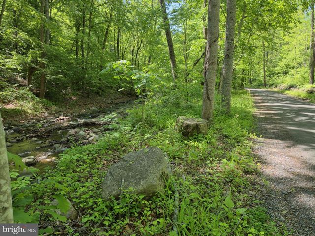 873 ENTRY RUN RD, Stanardsville, VA 22973