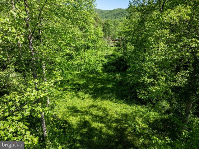873 ENTRY RUN RD, Stanardsville, VA 22973