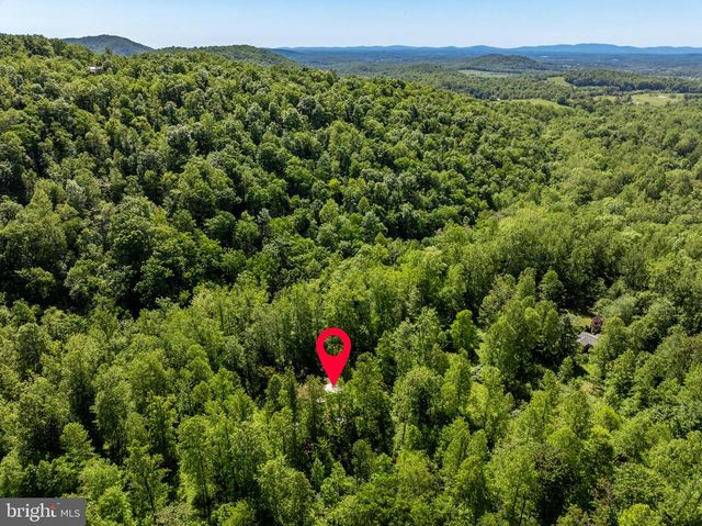873 ENTRY RUN RD, Stanardsville, VA 22973
