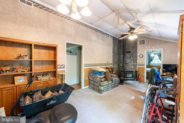 873 ENTRY RUN RD, Stanardsville, VA 22973