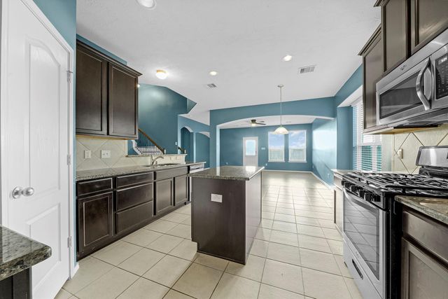 13815 Kodiak Brown Bear Street, Crosby, TX 77532