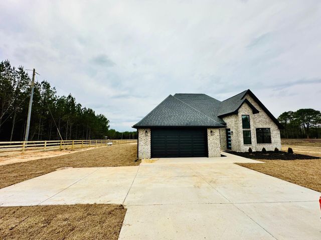 77 Bates Ave., Purvis, MS 39475