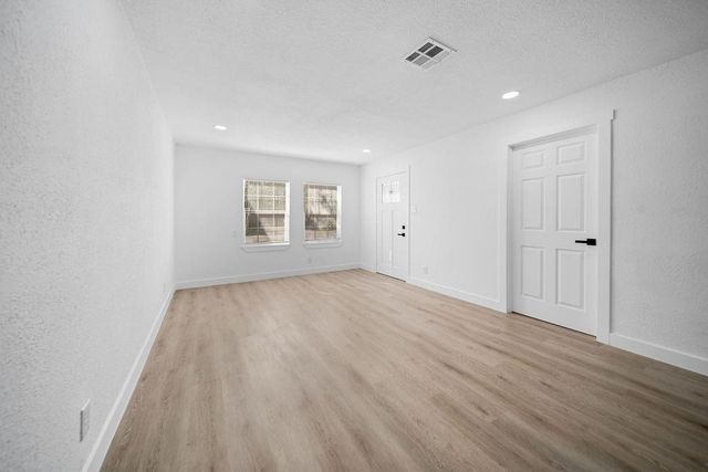 6007 Ridgeway Drive, Houston, TX 77033