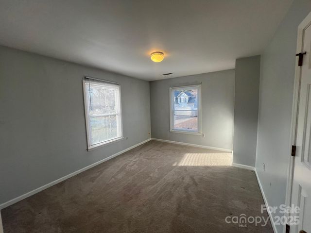 8428 Meadowcroft Court, Charlotte, NC 28215