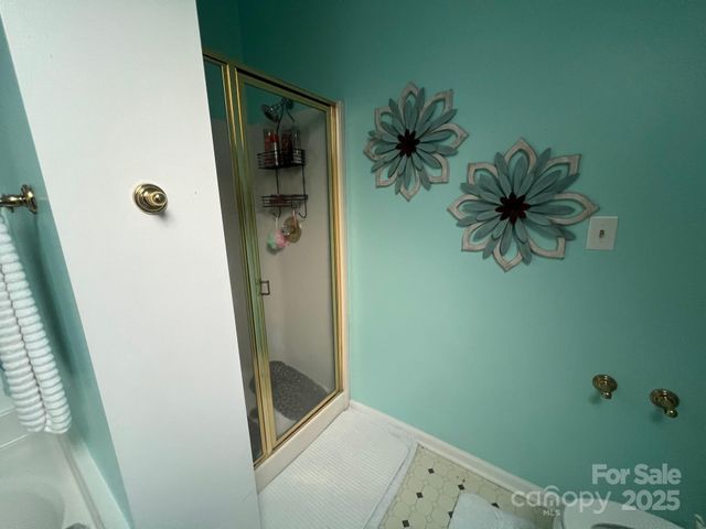 8428 Meadowcroft Court, Charlotte, NC 28215