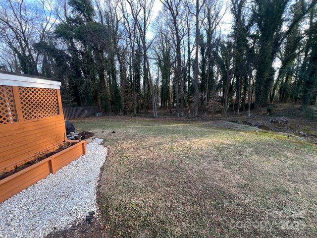 8428 Meadowcroft Court, Charlotte, NC 28215