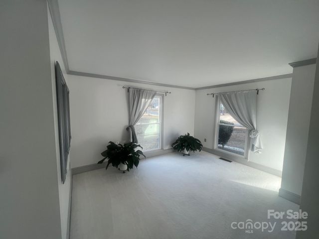 8428 Meadowcroft Court, Charlotte, NC 28215