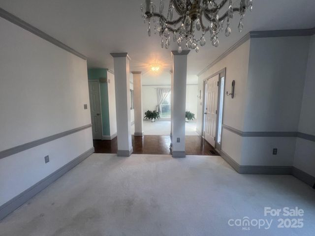 8428 Meadowcroft Court, Charlotte, NC 28215