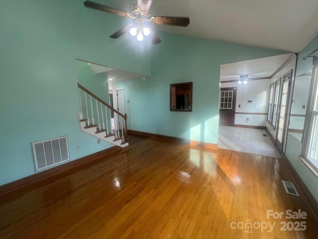 8428 Meadowcroft Court, Charlotte, NC 28215