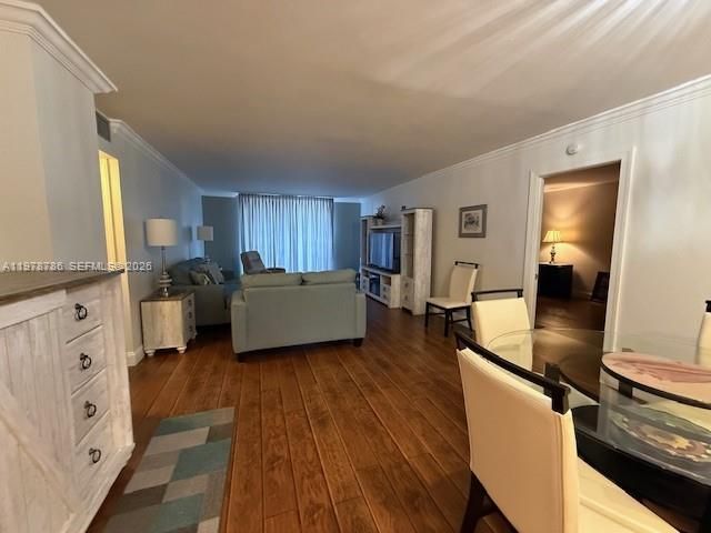 427 Golden Isles Dr 9G, Hallandale Beach, FL 33009