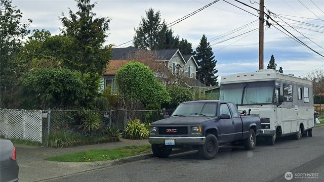 7836 S Ainsworth Avenue, Tacoma, WA 98408