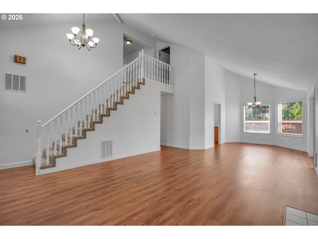 703 Nw 114TH St, Vancouver, WA 98685