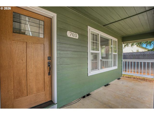 703 Nw 114TH St, Vancouver, WA 98685