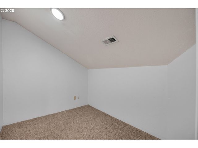 703 Nw 114TH St, Vancouver, WA 98685