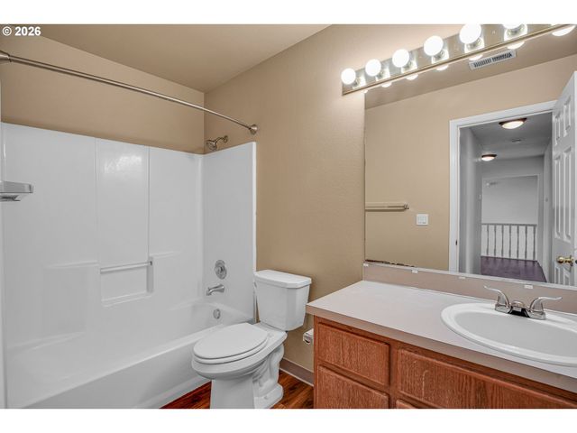 703 Nw 114TH St, Vancouver, WA 98685