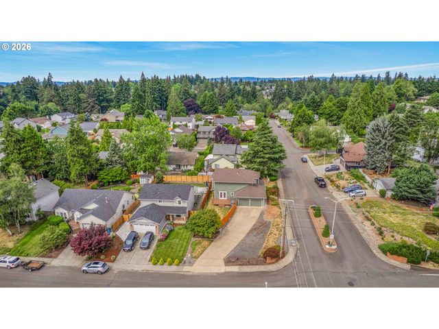 703 Nw 114TH St, Vancouver, WA 98685