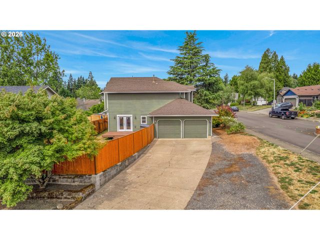 703 Nw 114TH St, Vancouver, WA 98685