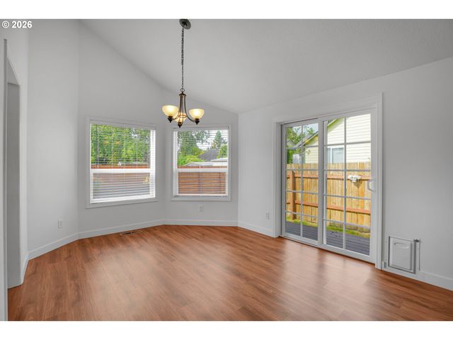703 Nw 114TH St, Vancouver, WA 98685