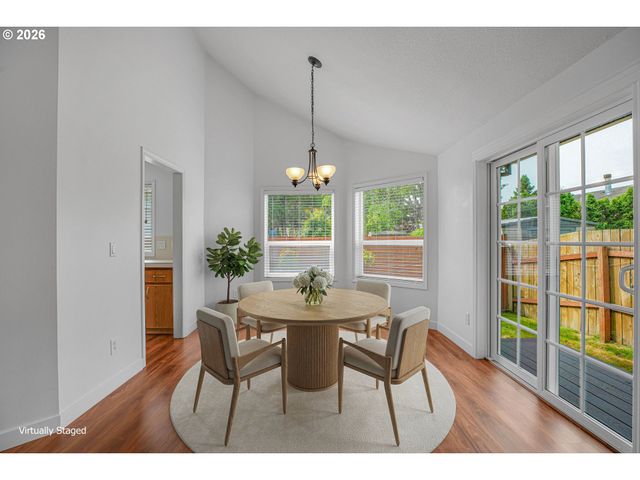 703 Nw 114TH St, Vancouver, WA 98685