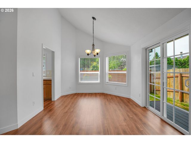 703 Nw 114TH St, Vancouver, WA 98685
