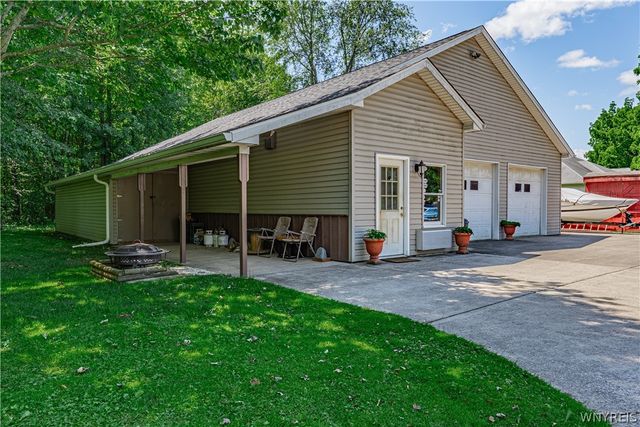 6064 Condren Road, Newfane, NY 14108