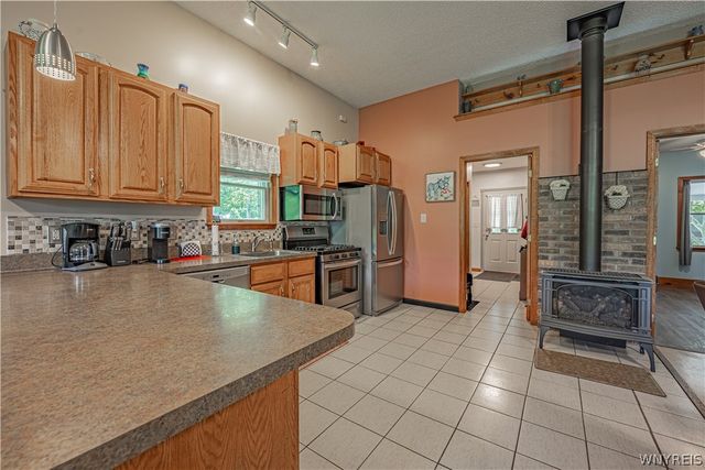 6064 Condren Road, Newfane, NY 14108