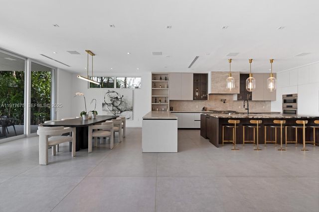 1379 N Venetian Way, Miami, FL 33139