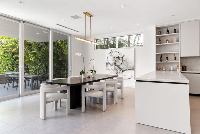 1379 N Venetian Way, Miami, FL 33139