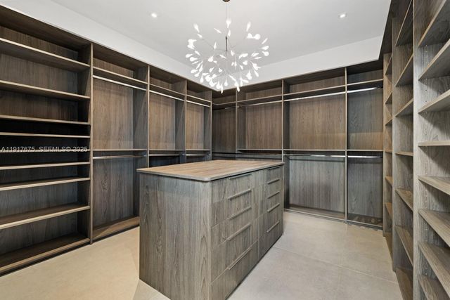 1379 N Venetian Way, Miami, FL 33139