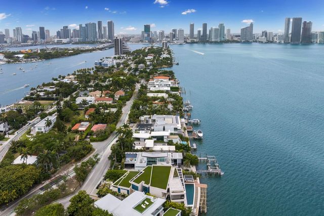 1379 N Venetian Way, Miami, FL 33139