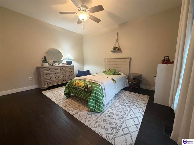 110 Brookside Court, Elizabethtown, KY 42701