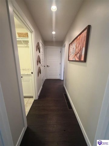 110 Brookside Court, Elizabethtown, KY 42701