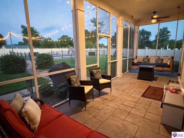 110 Brookside Court, Elizabethtown, KY 42701