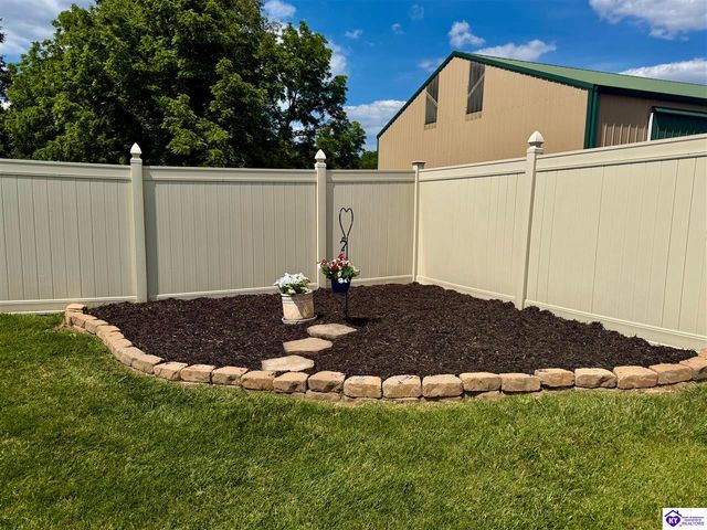110 Brookside Court, Elizabethtown, KY 42701